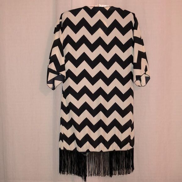 LuLaRoe S Rare Monroe Ivory Black Chevron Open Waterfall Cardigan Duster Kimono - Picture 2 of 11